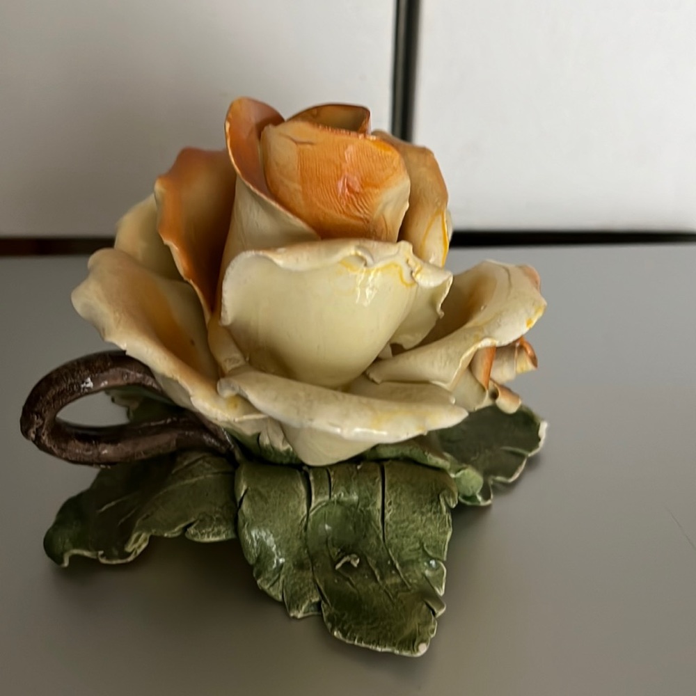 Vintage capodimonte flower